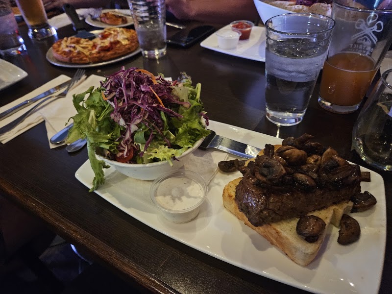 Hop & Vine Neighbourhood Pub photo 8