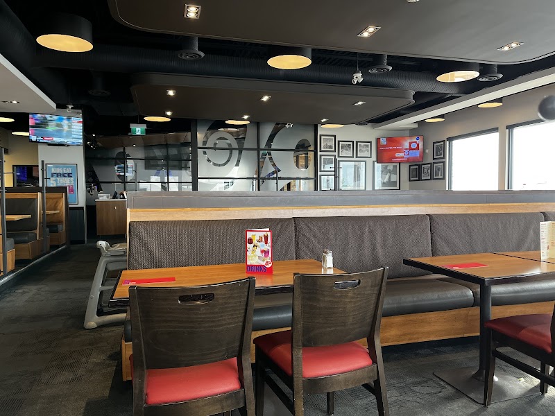 Boston Pizza - Martensville photo 4