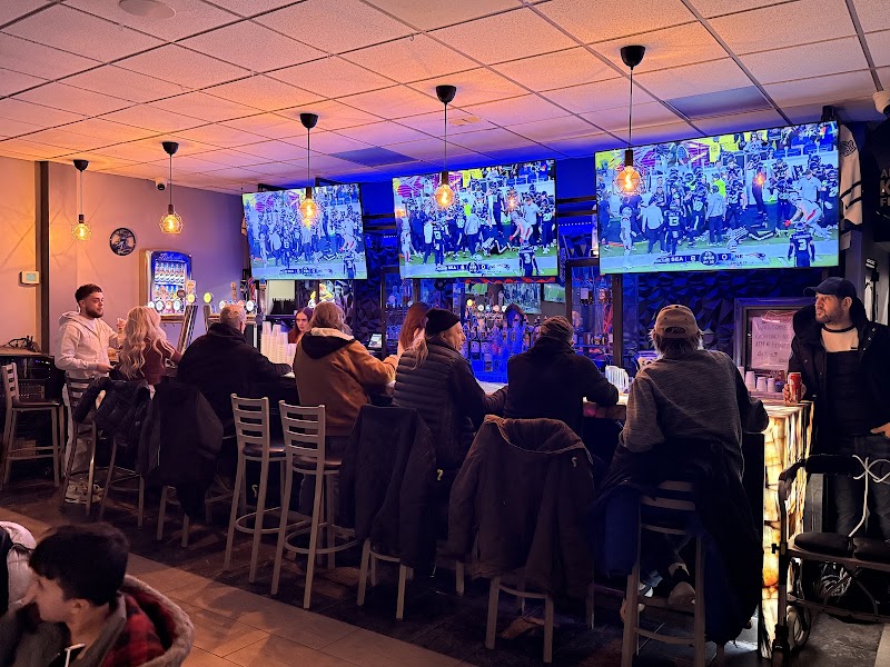 Cadillac Jax Bar & Grill photo 9
