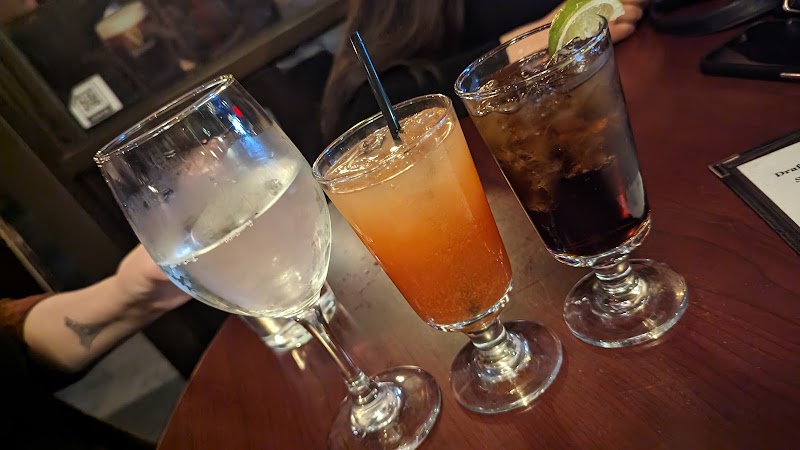 O'Sheas Irish Pub photo 10