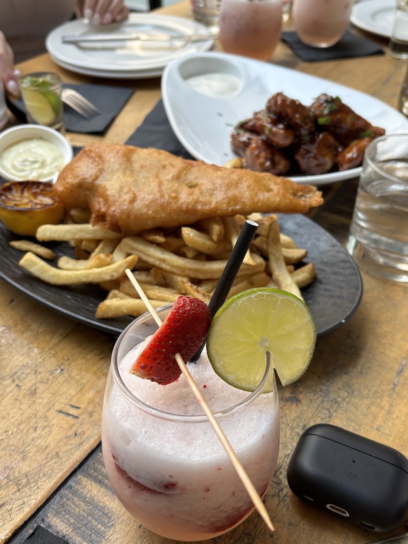 Pogue Mahone Pub & Kitchen photo 8