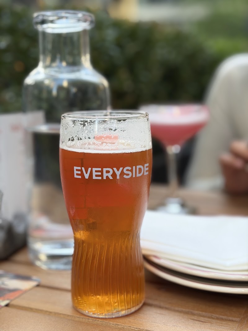 Everyside - Social Eatery & Taphouse photo 10
