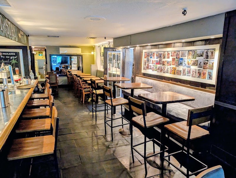 Hair Of The Dog Neighbourhood Pub & Restaurant photo 5