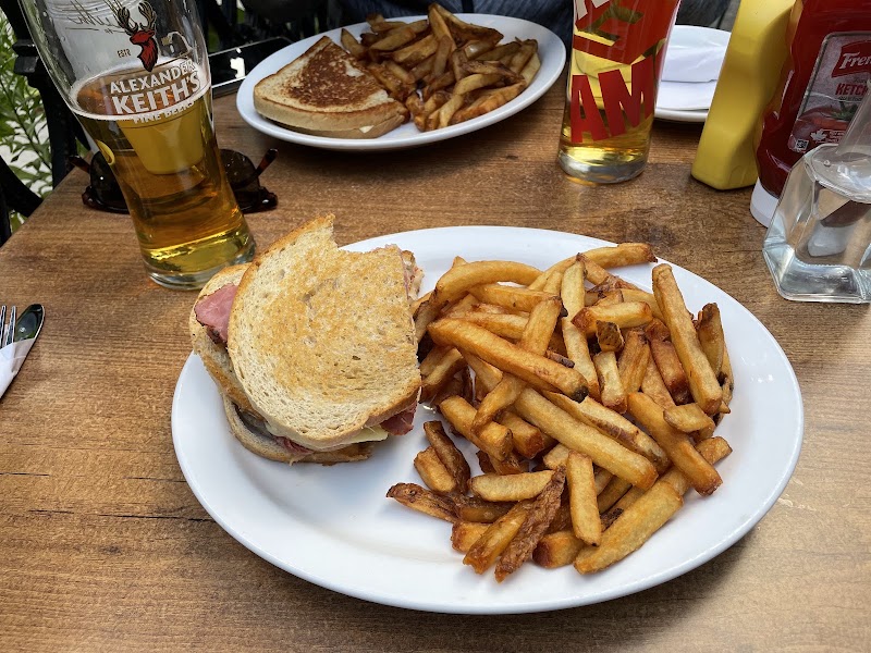 Artful Dodger Pub photo 10