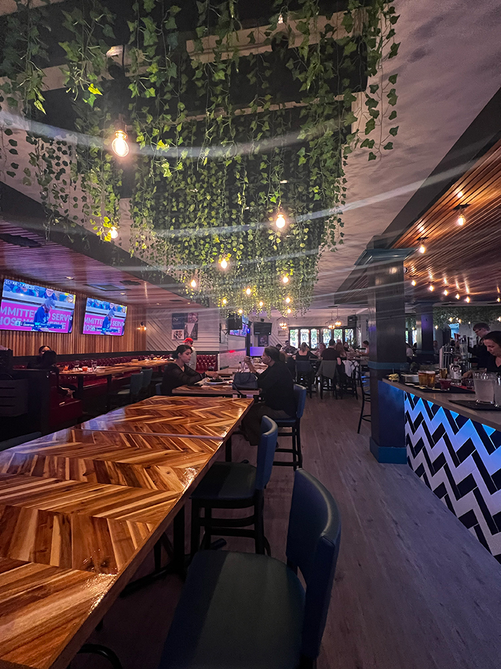 WINGS Restaurants & Pubs - Port Moody photo 1