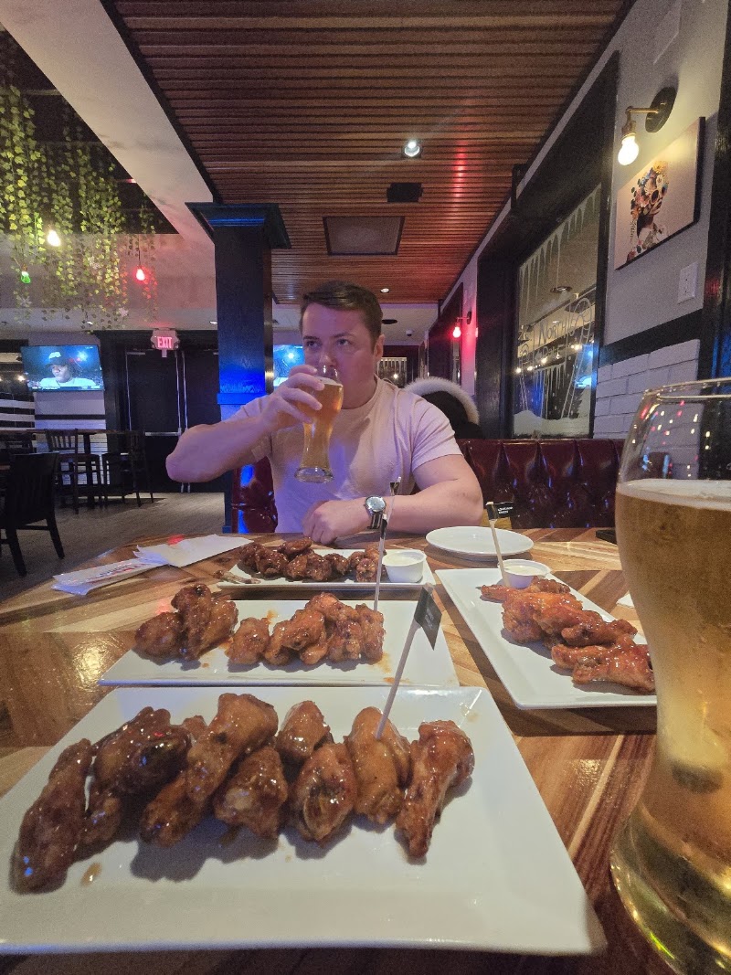 WINGS Restaurants & Pubs - Port Moody photo 8
