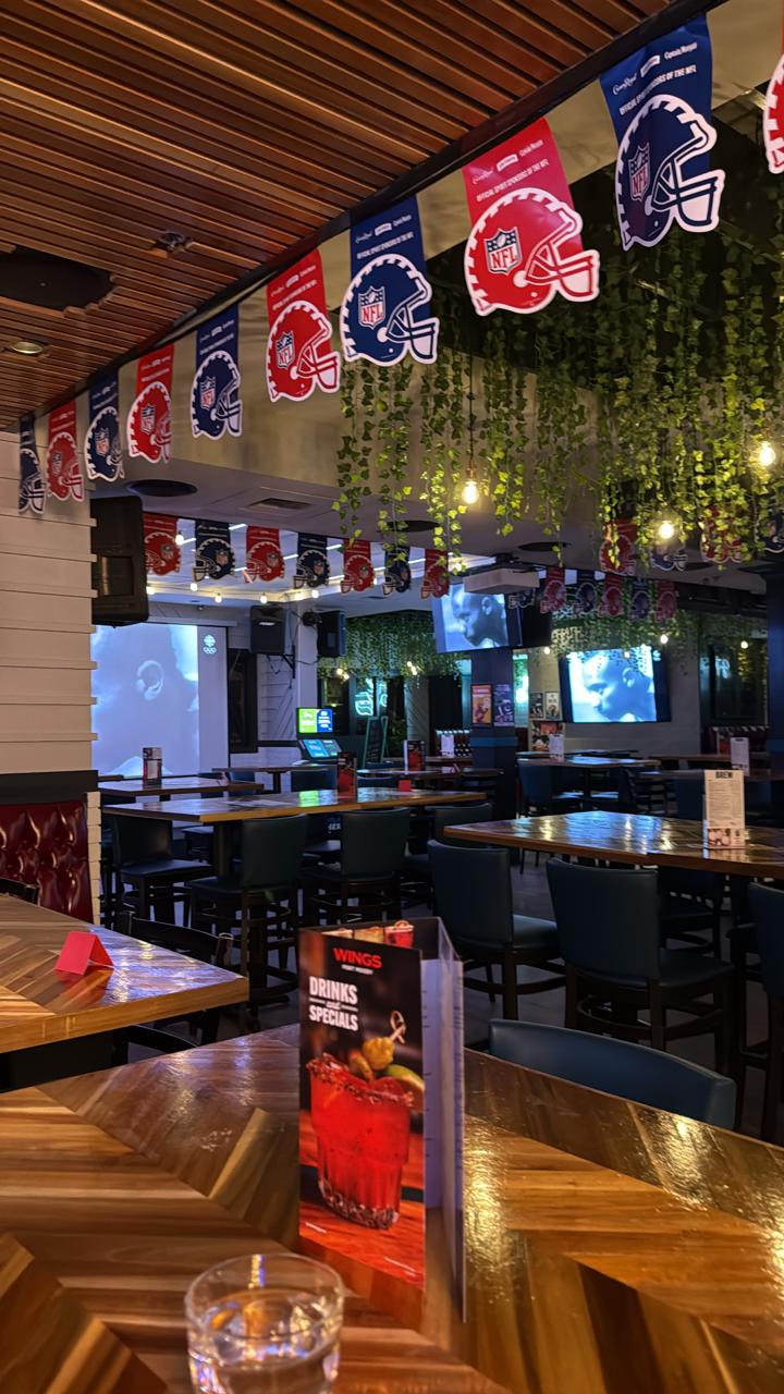 WINGS Restaurants & Pubs - Port Moody photo 5