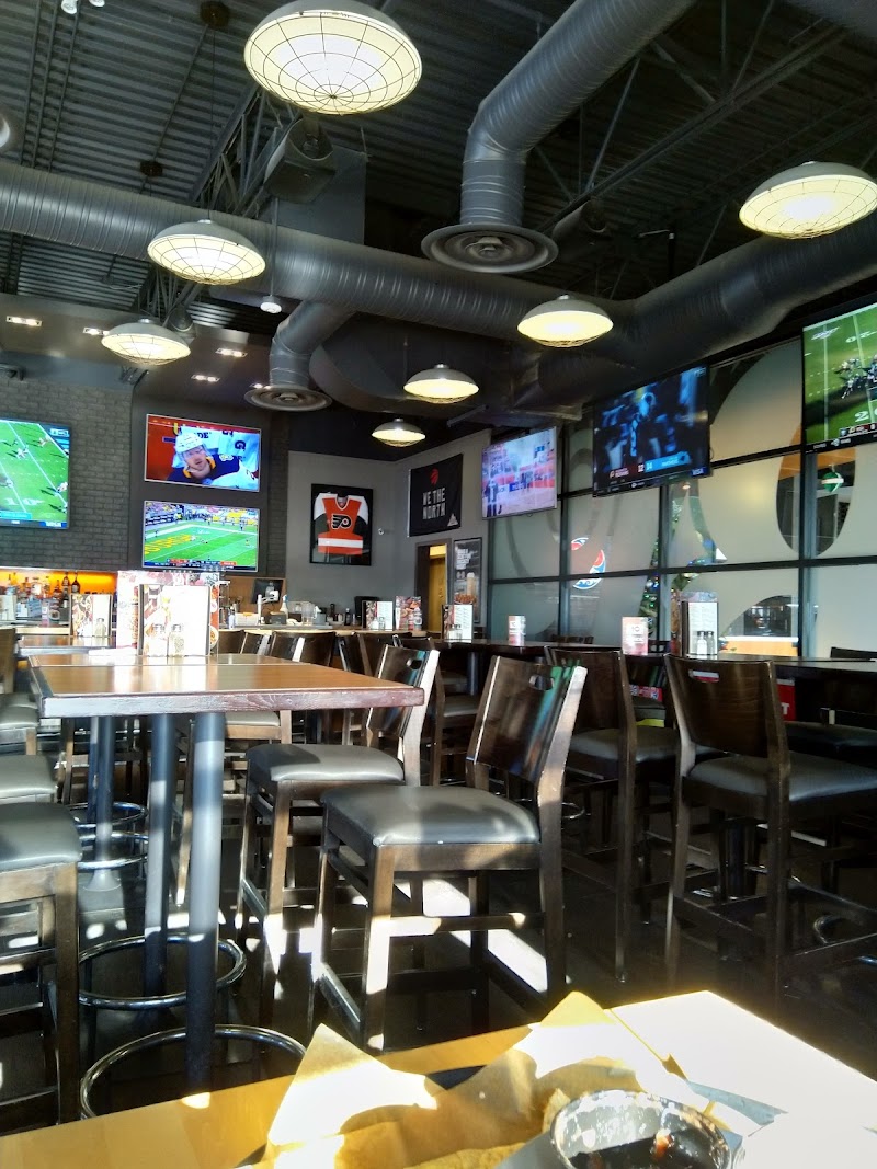 Boston Pizza - Kinderlsey photo 3