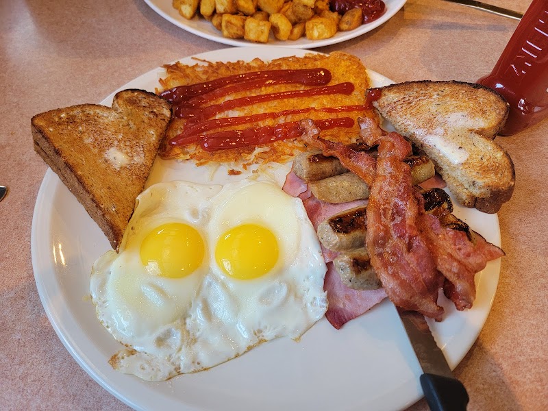 Humpty's Big Plate Diner - Kindersley photo 3