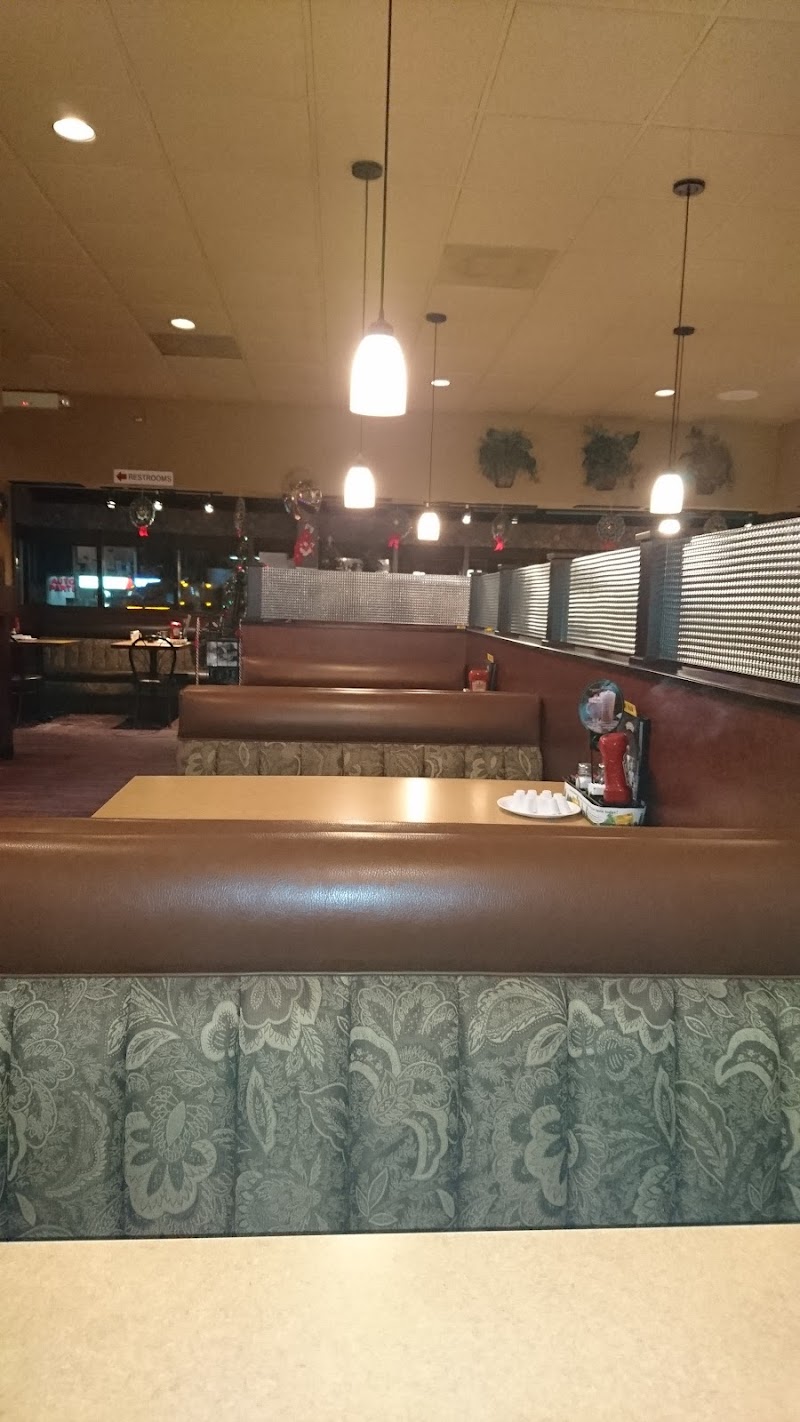 Humpty's Big Plate Diner - Kindersley photo 6