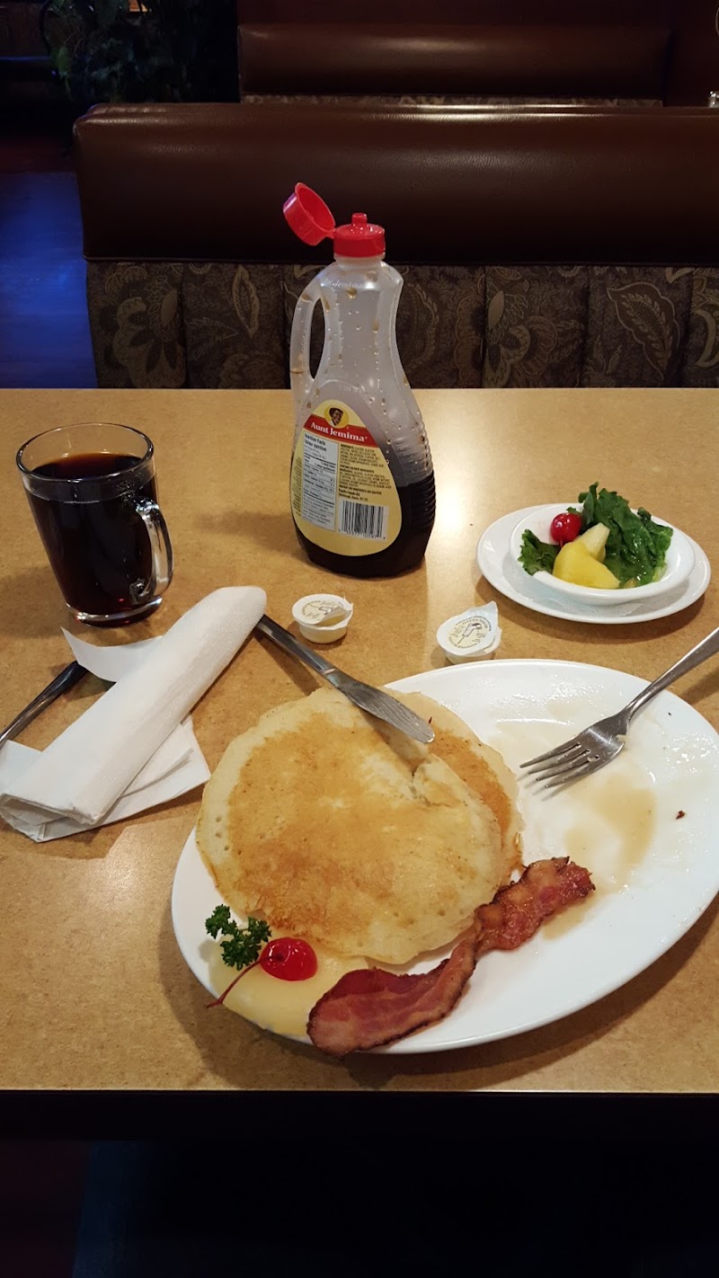 Humpty's Big Plate Diner - Kindersley photo 8