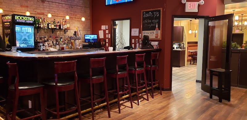 Modern Family Restaurant - Louie D's Lounge