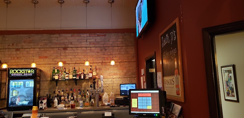 Modern Family Restaurant - Louie D's Lounge photo 8