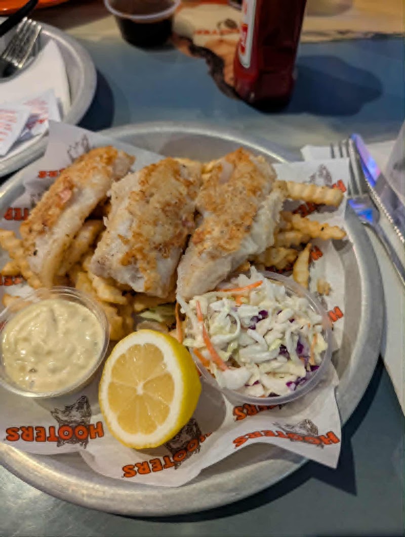Hooters Saskatoon photo 5