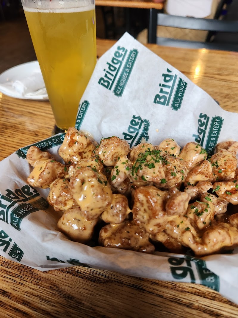 Bridges Ale House & Eatery photo 3