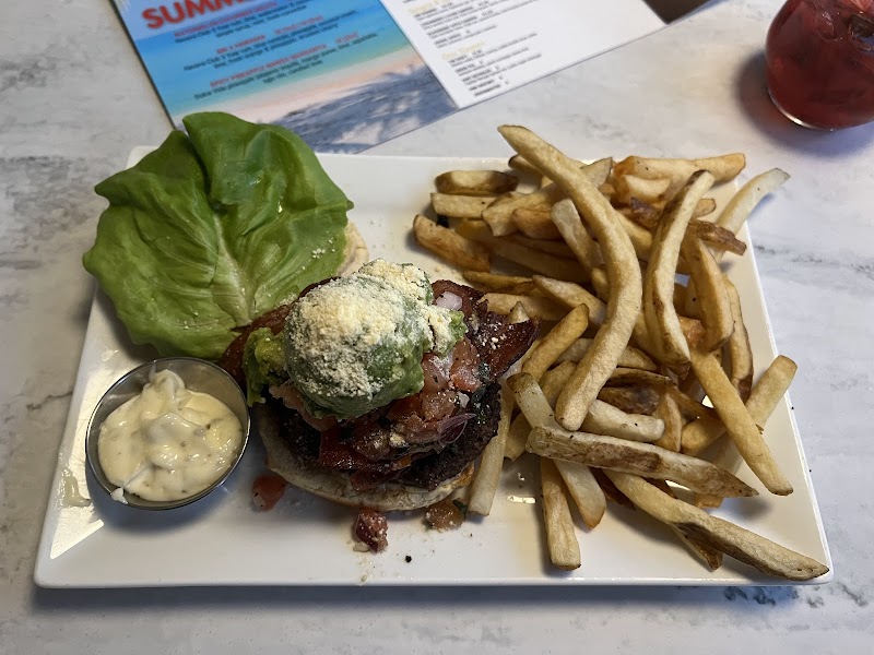 Bin 4 Burger Lounge photo 4