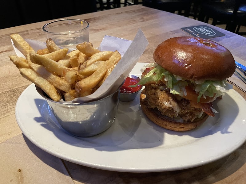 Browns Socialhouse Brentwood photo 6