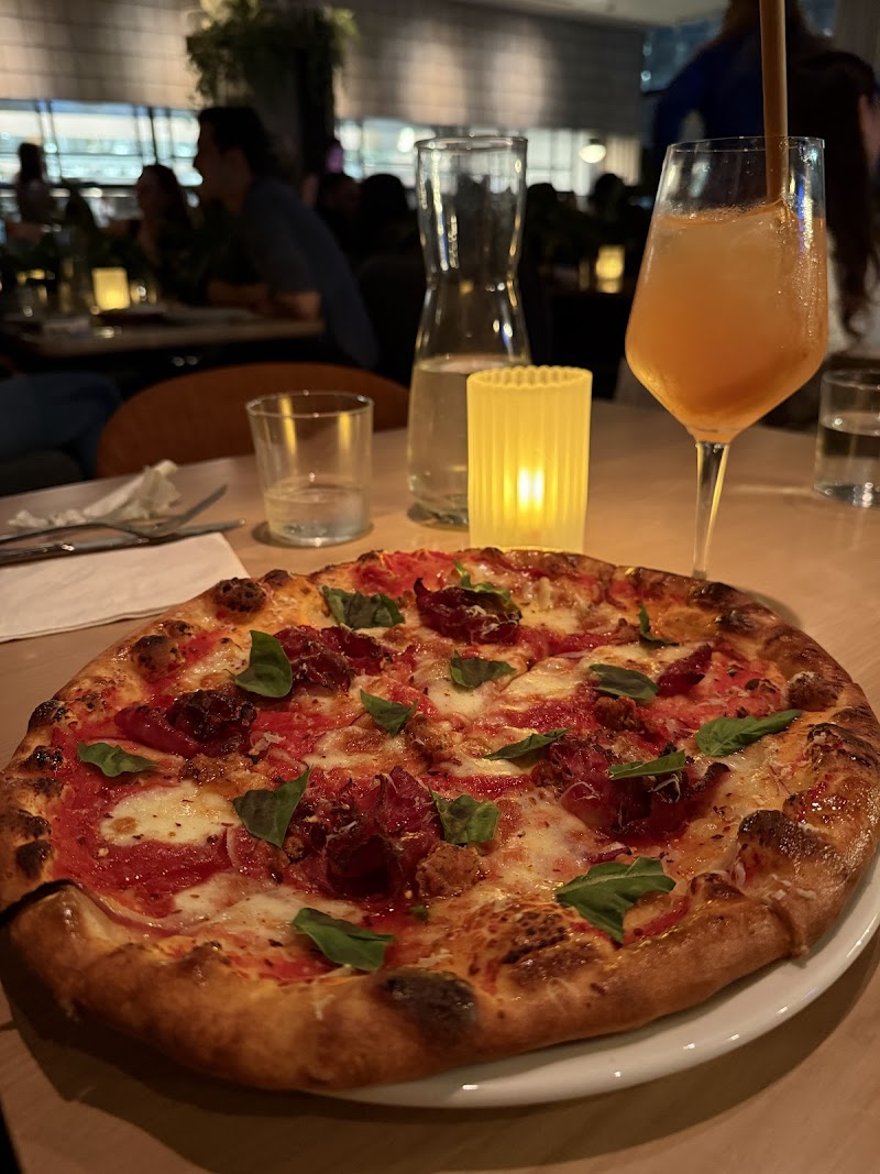 Earls Brentwood photo 4