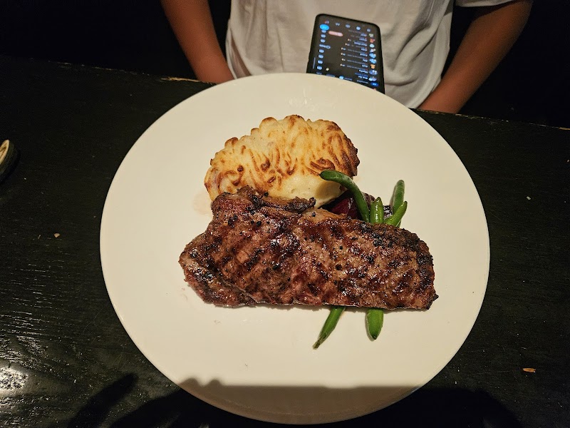 Keg Crowfoot photo 4