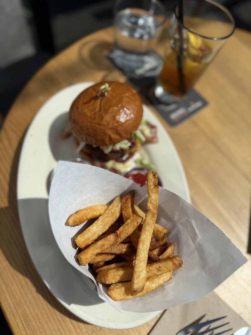 Brown’s Socialhouse – Schoolhouse photo 6