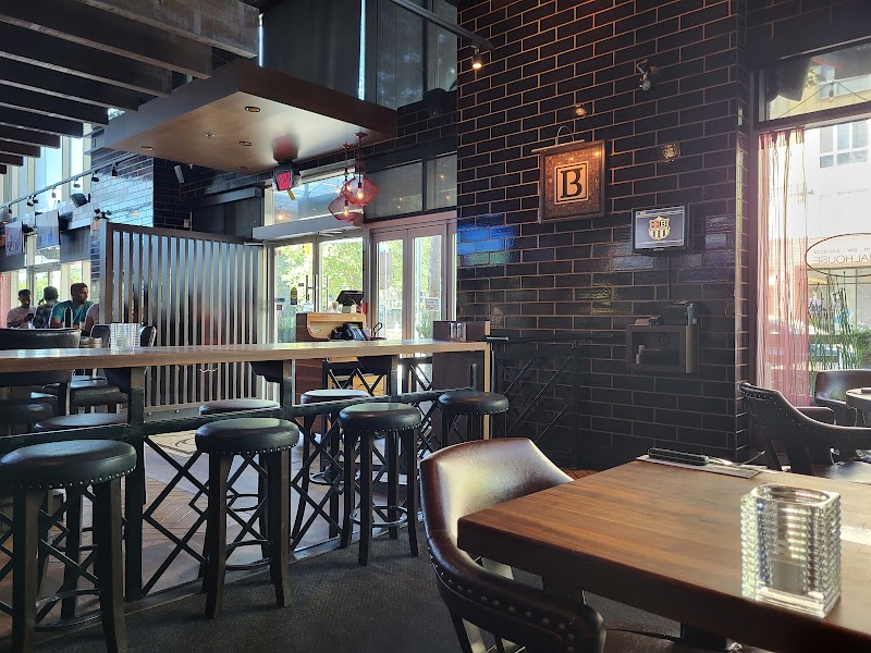 Brown’s Socialhouse – Town Center photo 5