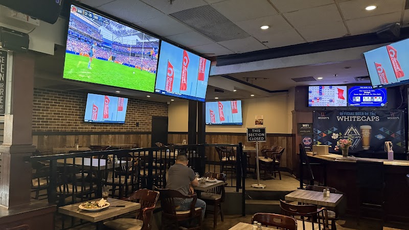 Woody’s Pub photo 4