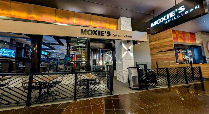 Moxies 170th St