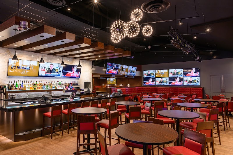 Vee Restaurant & Lounge