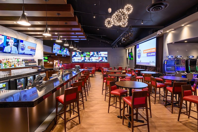 Vee Restaurant & Lounge photo 3