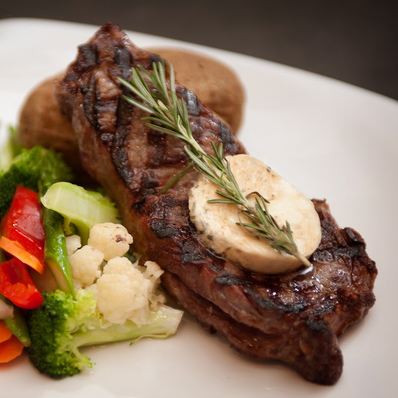 Vee Restaurant & Lounge photo 6