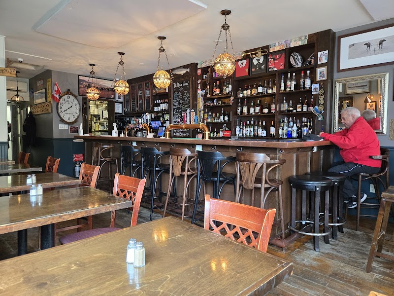 The Brown Hound photo 6