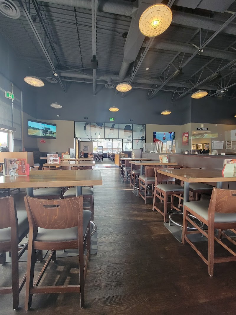 Boston Pizza - 8th St. photo 4