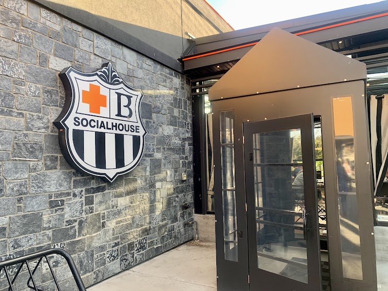 Browns Socialhouse Kelowna