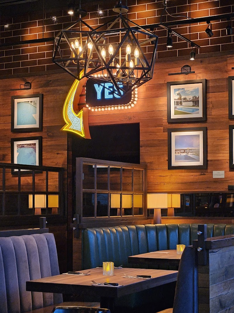 Browns Socialhouse Kelowna photo 4