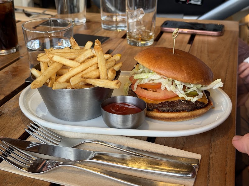 Cactus Club Kelowna Yacht Club photo 6