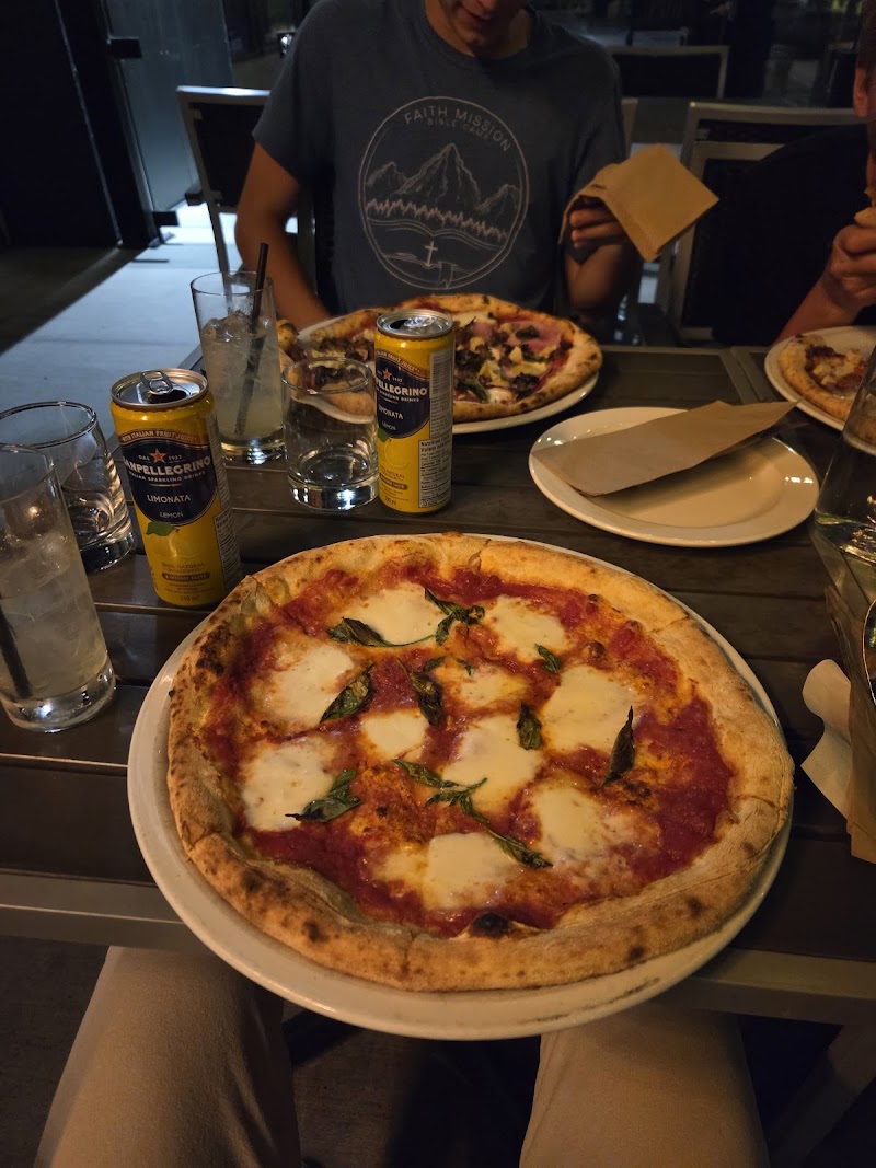 Famoso Pizzeria + Bar photo 3