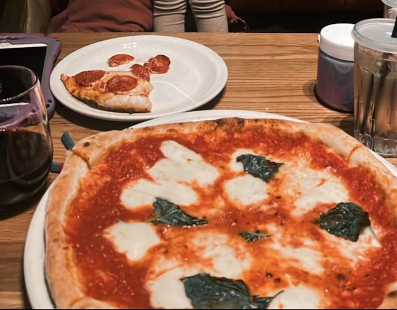 Famoso Pizzeria + Bar photo 6