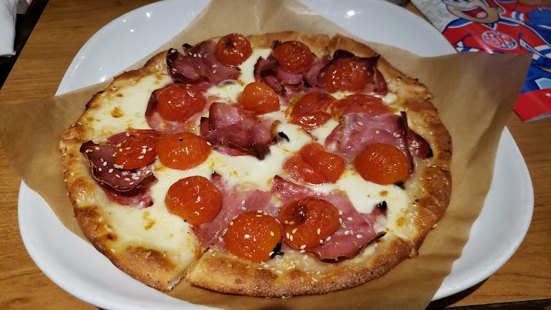 Boston Pizza - 51st St. photo 2