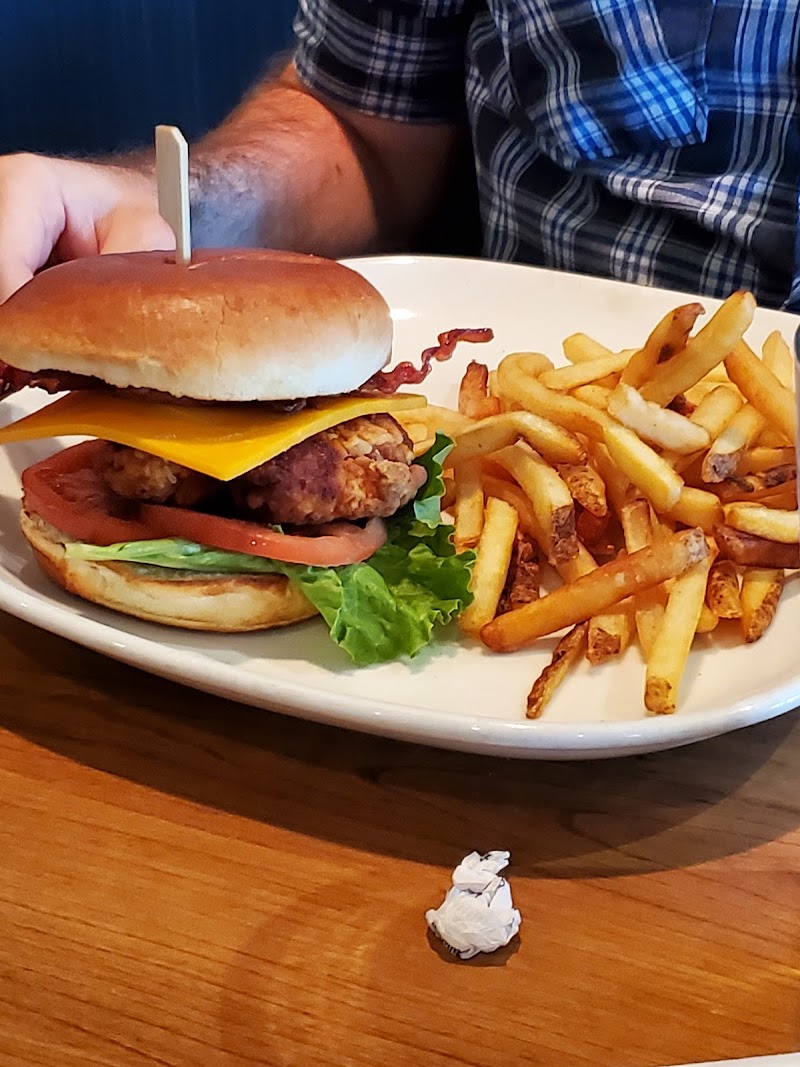 Boston Pizza - 51st St. photo 5