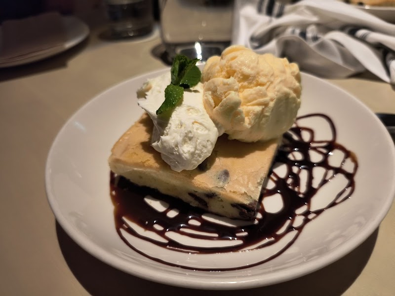 Moxies Grill & Bar photo 3