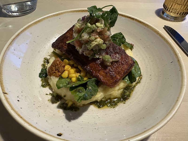 Moxies Grill & Bar photo 4