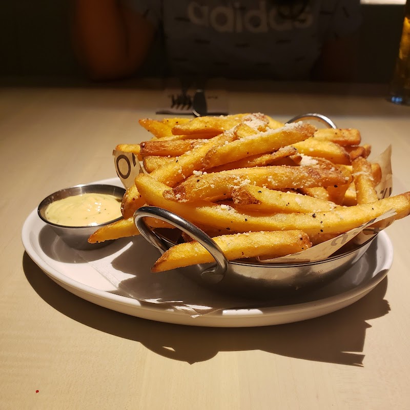 Moxies Grill & Bar photo 8