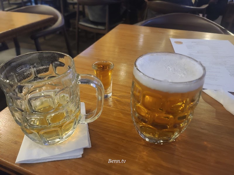 O’Flannigan’s Pub photo 6