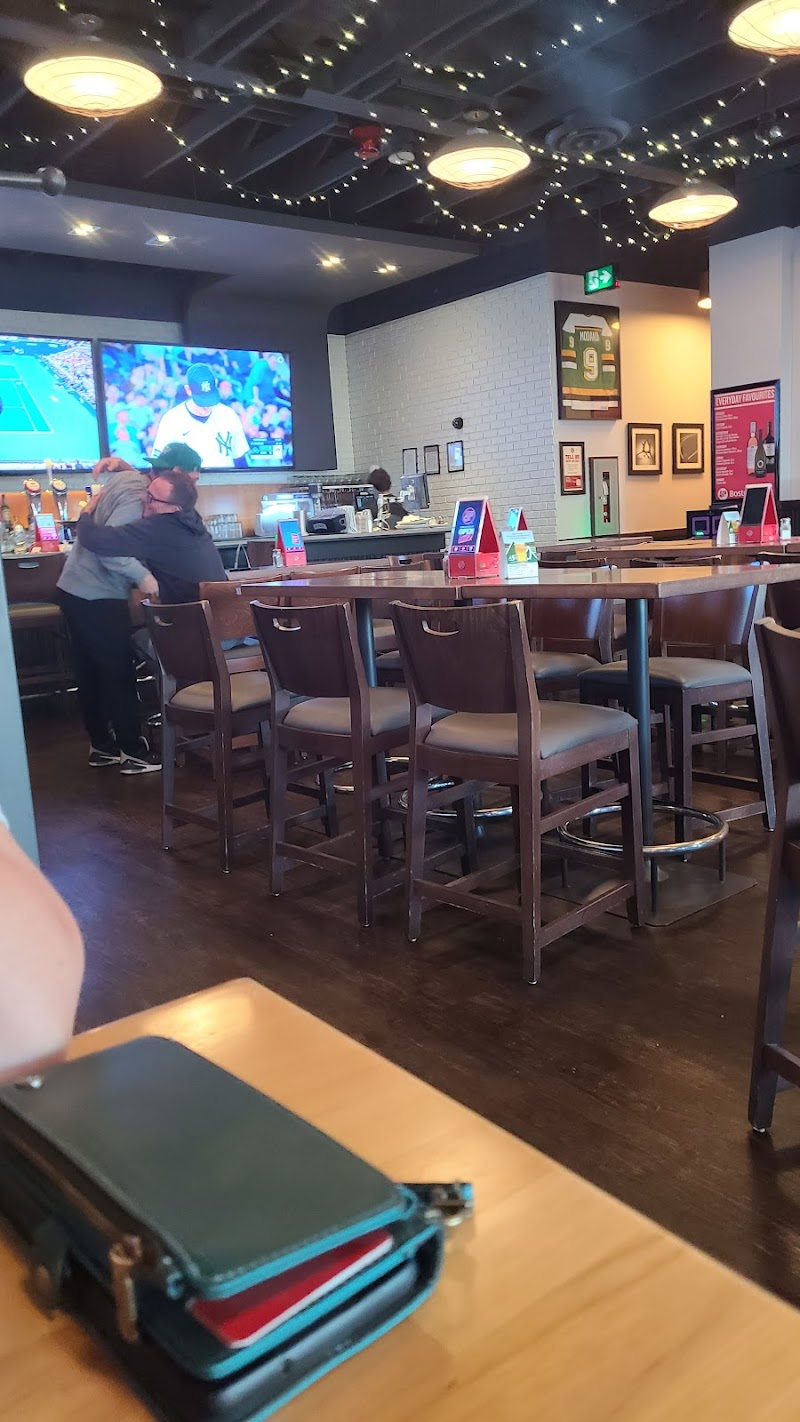 Boston Pizza - Blairmore photo 4