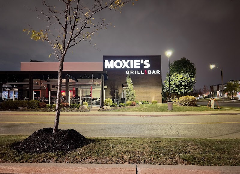 Moxies – Courtney Park