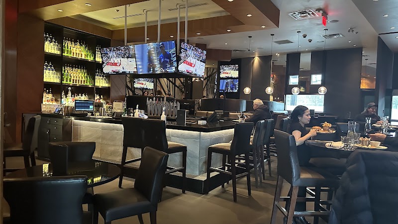 Moxies – Courtney Park photo 5