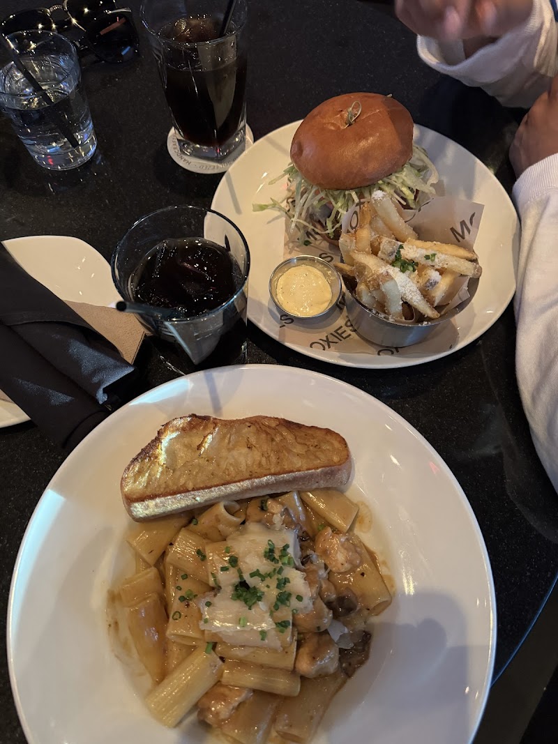Moxies – Courtney Park photo 6