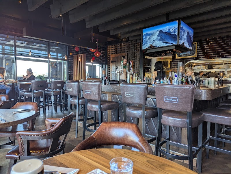 Browns Socialhouse Nanaimo North photo 5