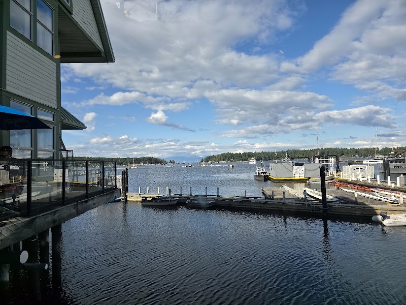 Lighthouse Bistro & Pub photo 6
