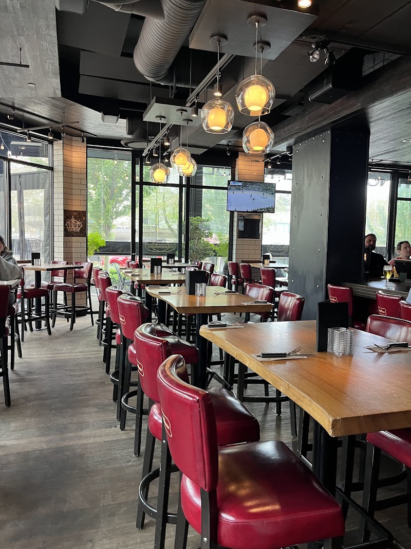 Browns Socialhouse – Lower Lonsdale photo 5